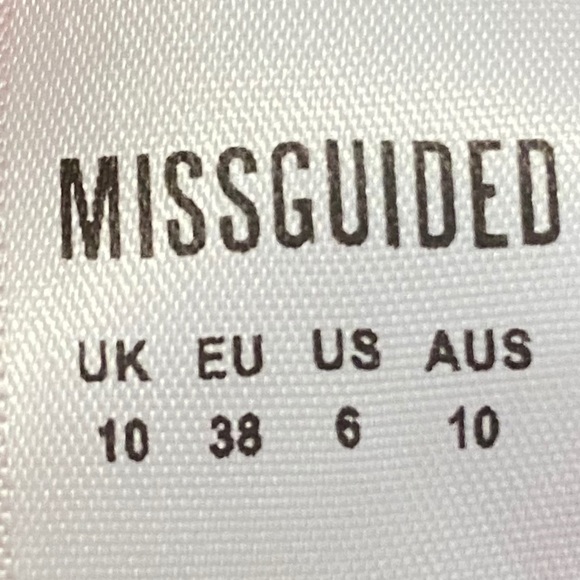 Missguided Red Star Ruffle Detail Tea Dress - Picture 6 of 6